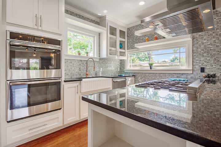 Hire kitchen refurbishment & appliances contractors in McLean, Virginia. Our expert fitters do extensions, design & installation.
